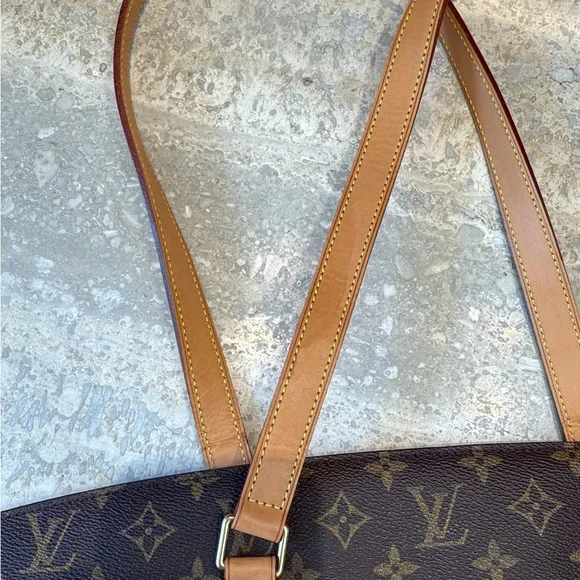 SOLD Louis Vuitton Brown and Tan Monogram Tote - Picture 3 of 5
